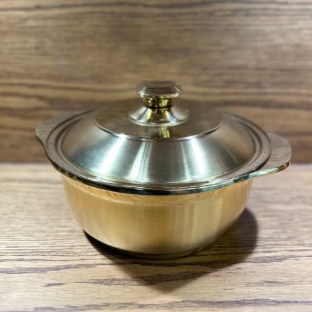 Elegant and Stylish Golden Pots For Serving